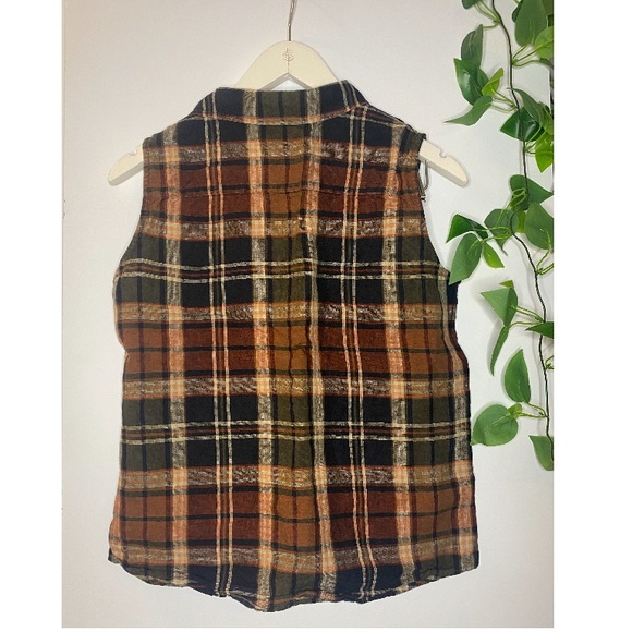 Button down vest - Picture 2 of 2